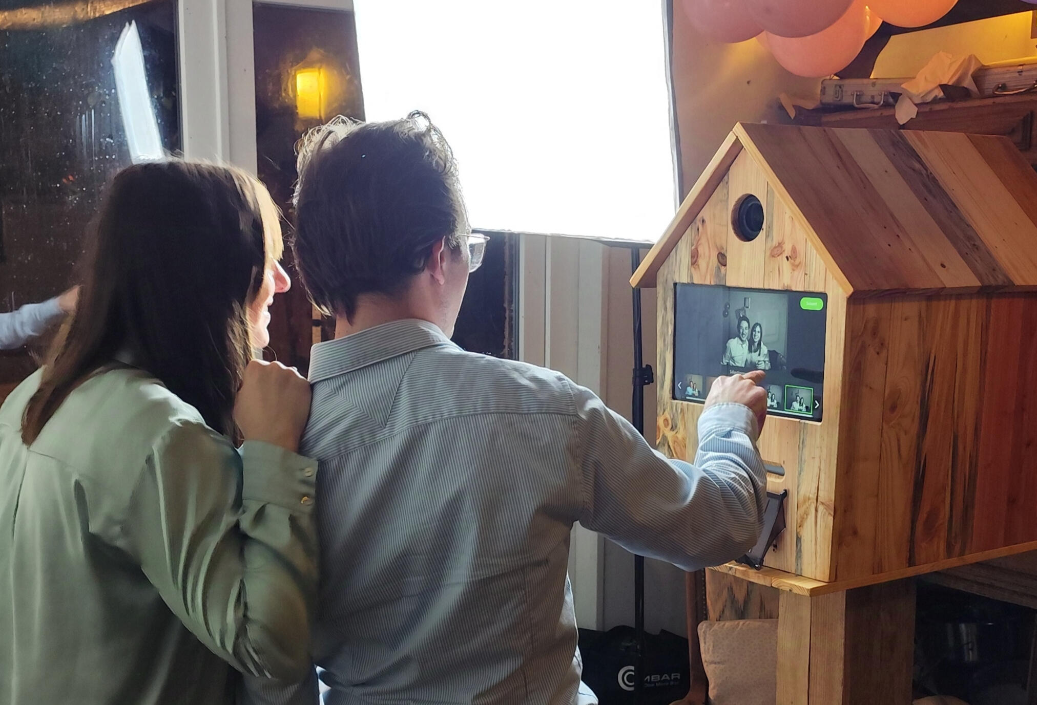 Piko Event location événementiel Photobooth mariage baptême anniversaire CE CSE particuliers entreprise soirée événement borne photo ludique jeux bois recyclé palettes DIY upcycling fait main rse livraison